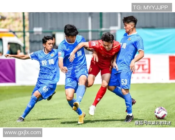 上海羽毛球队在城市联赛中以73分稳居积分榜首位展现强劲实力 上海羽毛球队在城市联赛中以73分稳居积分榜首位展现强劲实力