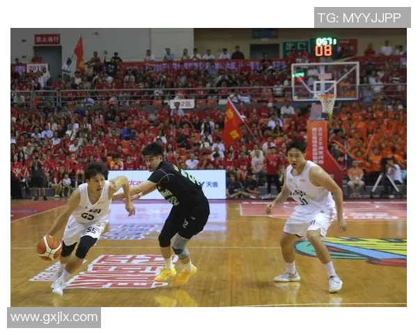 城市联赛特别报道：杭州篮球队拼搏历程与荣耀瞬间的深度剖析